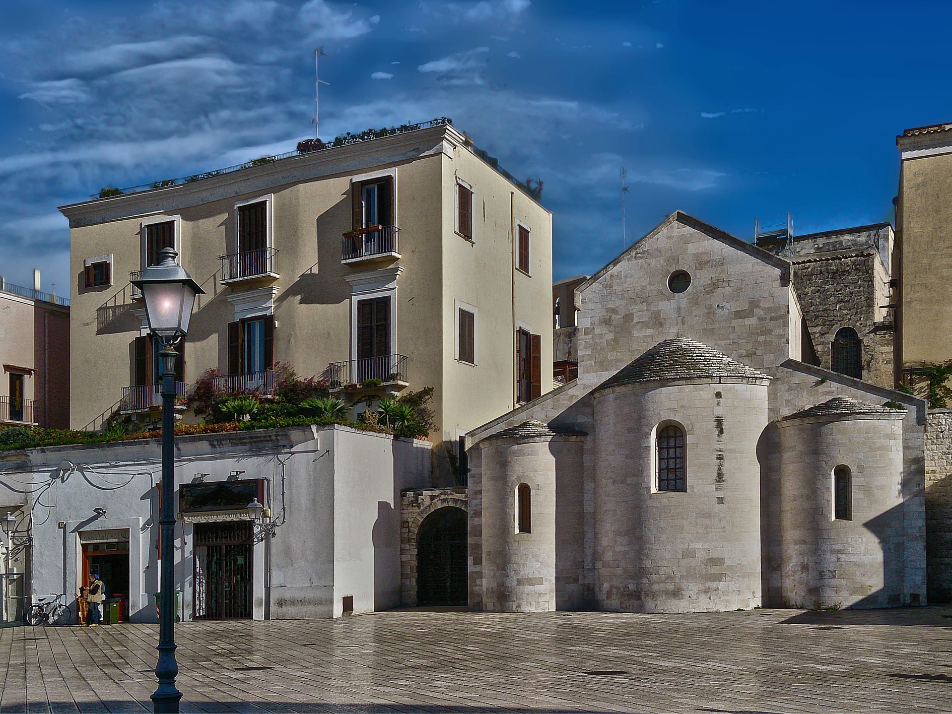 Piazza del Ferrarese