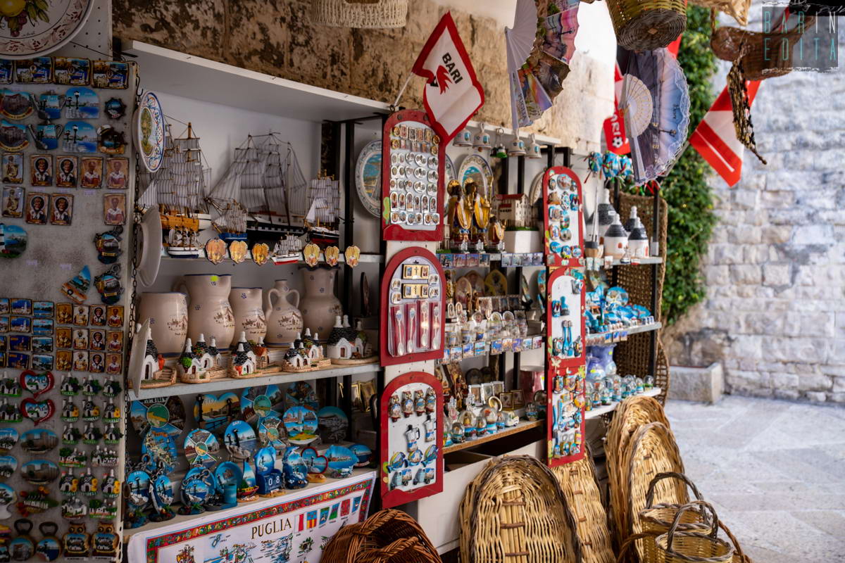 Traditional souvenirs from Bari and Puglia
